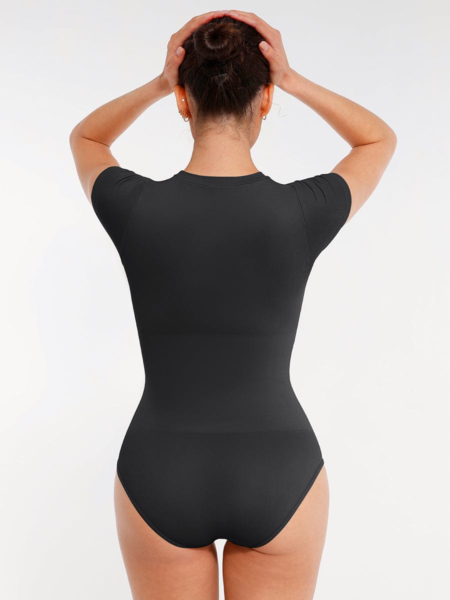 Nahtloser formender Body mit kurzen Ärmeln