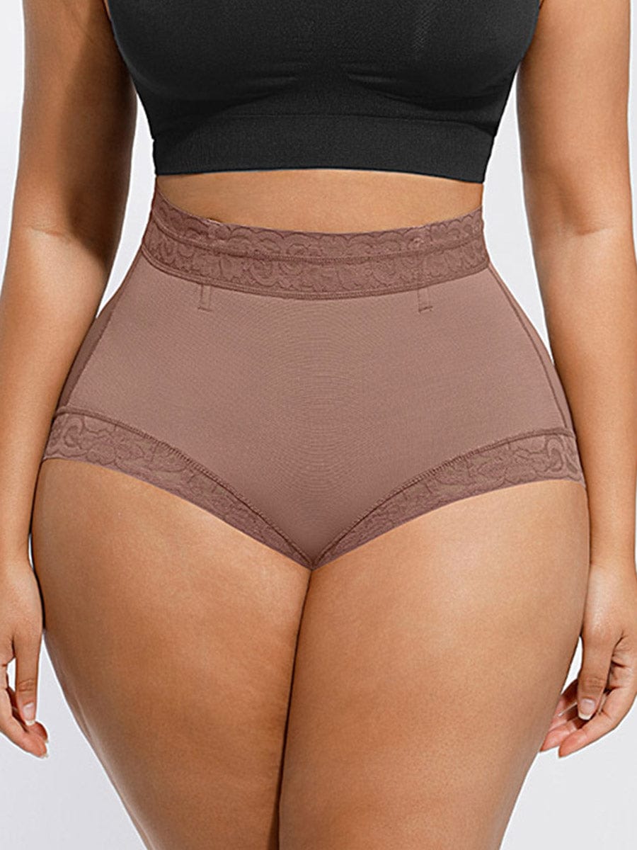 Shaping panties with lace