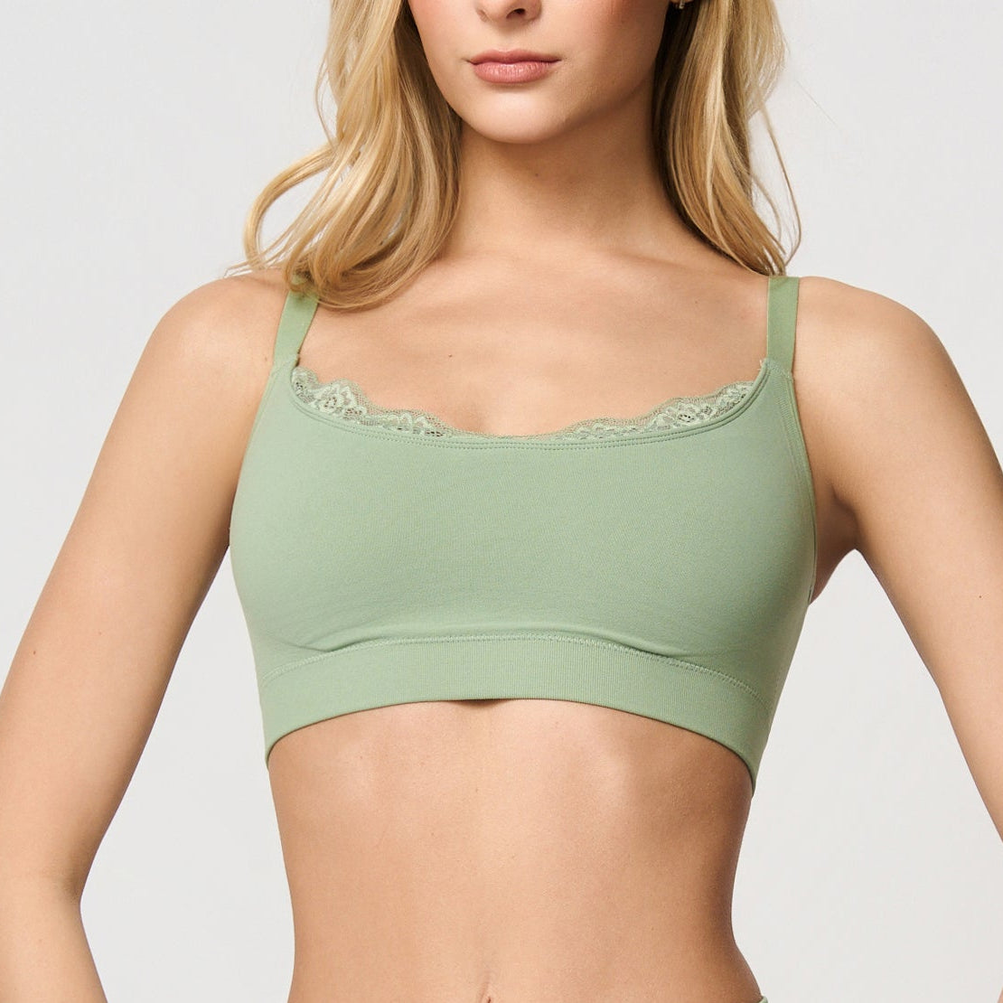 Sømløs bralette med blonder